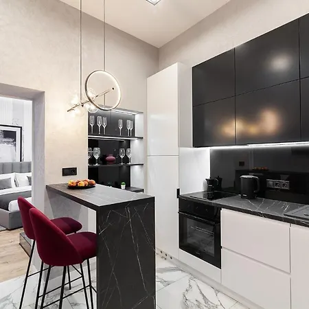 Lovely Apartment On Drahomanova Street Lviv Exterior photo