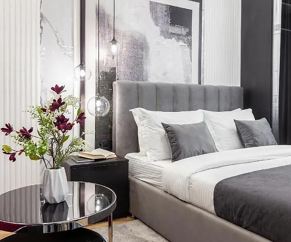 Lovely Apartment On Drahomanova Street